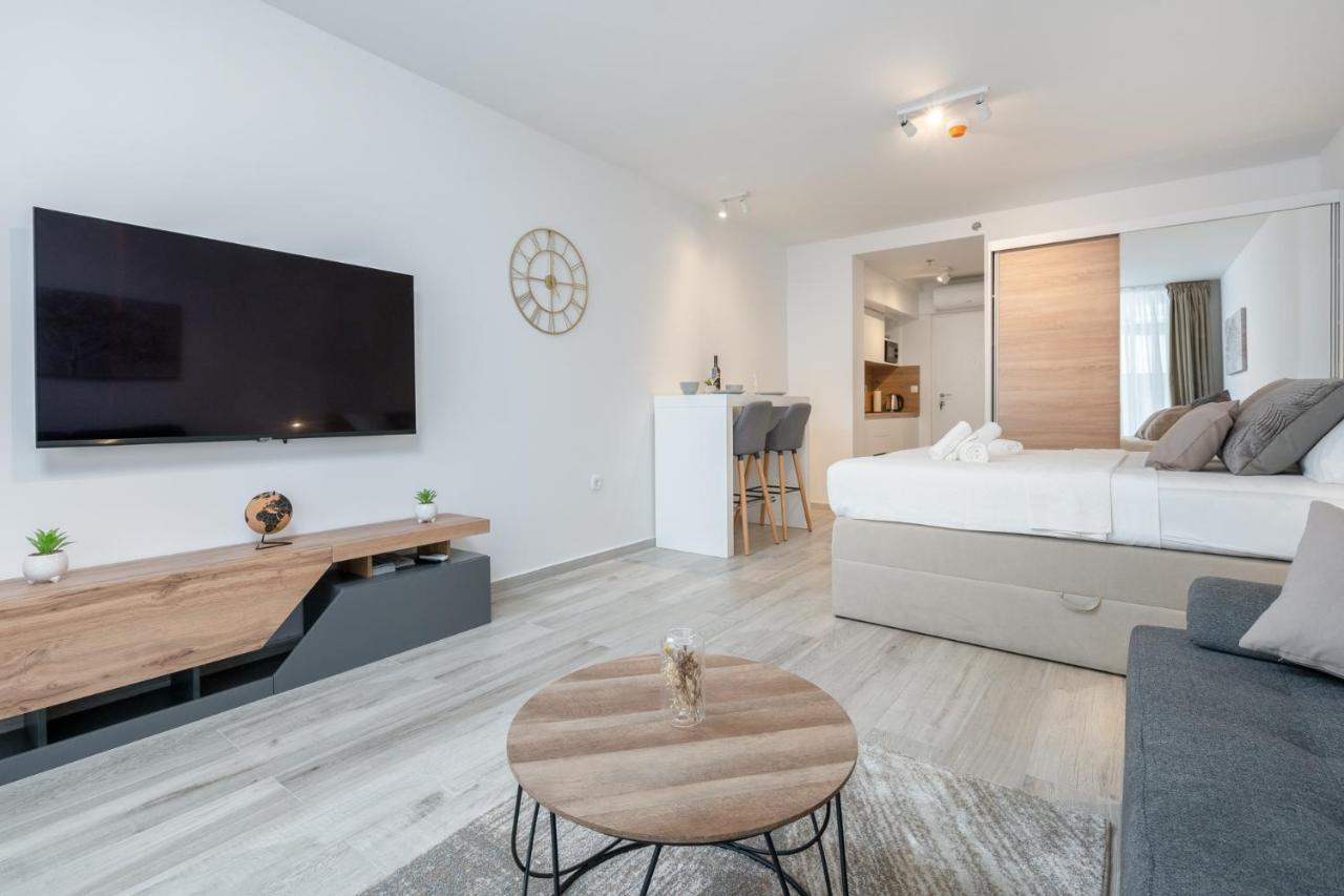 Apartment Luni In Center
